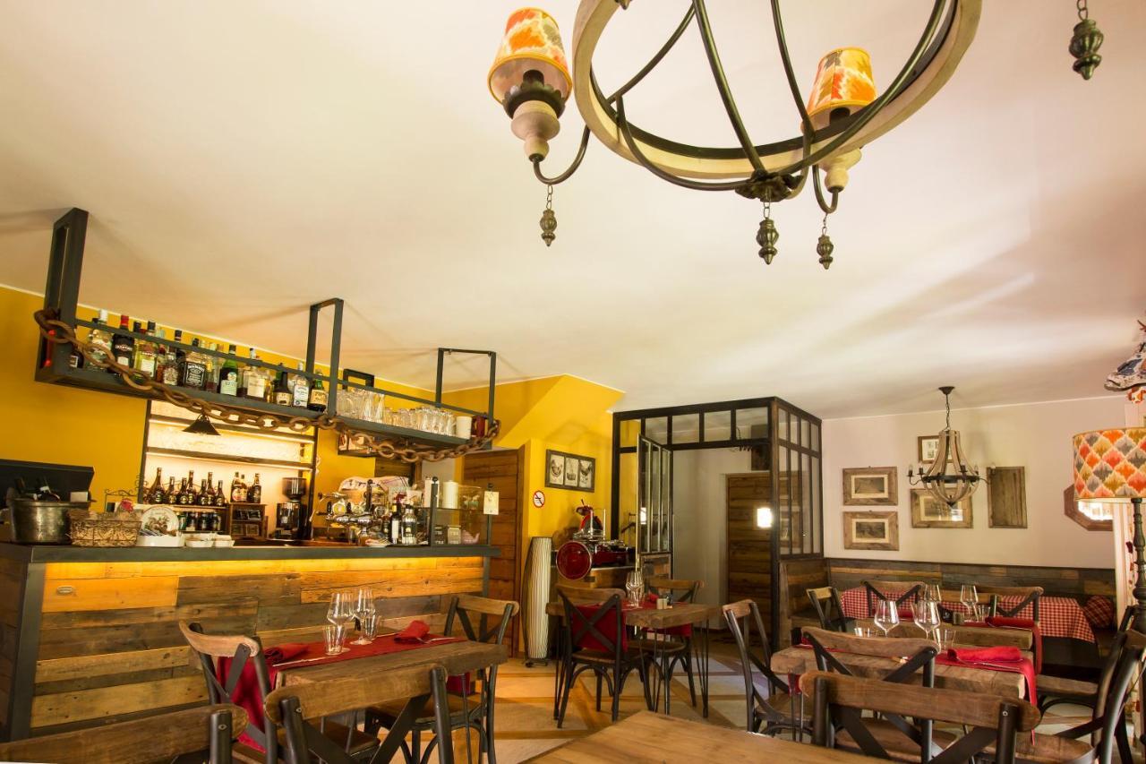 Locanda Del Sasso Rooms Crodo Exteriér fotografie